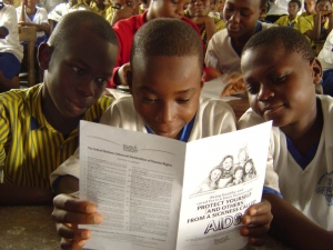 Gioventù per i Diritti Umani offre pubblicazioni e materiali per il gruppo	attività didattiche